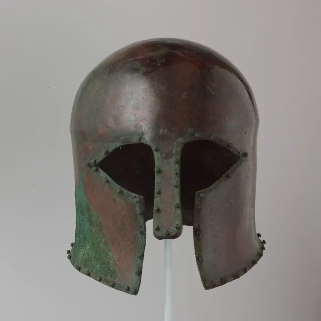 Bronze helmet of Corinthian type (Metropolitan Museum of Art)